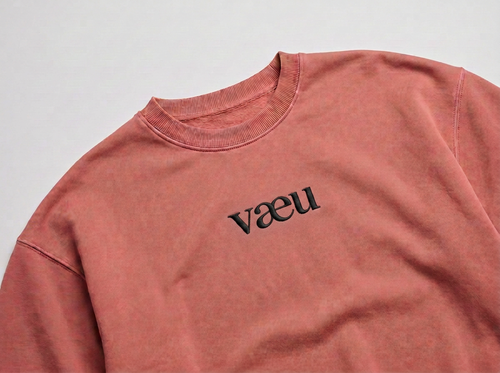 vaeu No. 02 sweatshirt in dusty rose with connected vaeu wordmark logo